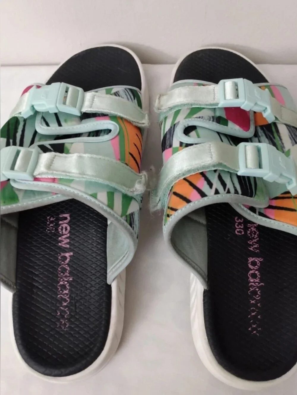 MENS NEW BALANCE 330 SLIDES SIZE 11 SANDALS